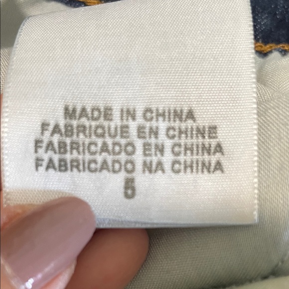 Levi's Junior’s Dark Blue Boyfriend Jeans - Picture 10 of 10